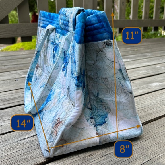 Quilted Wide Tote Bag - Picture 8 of 8